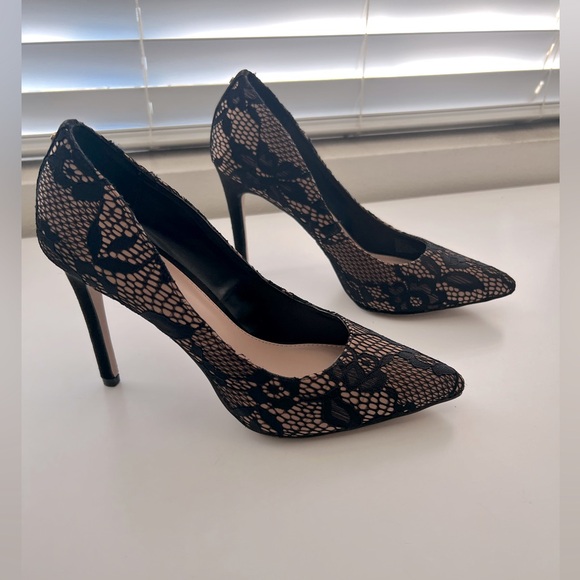 NEW BCBG Generation Heels - Picture 2 of 8